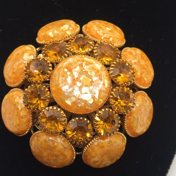 Vintage confetti lucite brooch, earrings - Picture 2 of 6